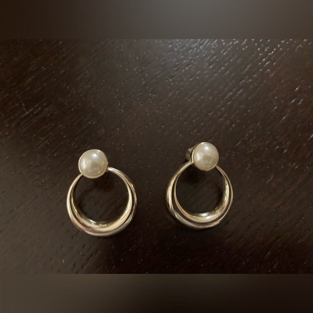 Draper James Pearl Doorknocker Earrings in gold
